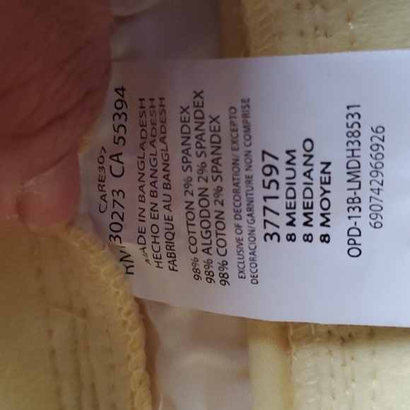 NWT Lee Fitinnovations Modern Motion Easy Fit Stretch Women's Yellow Shorts - 8 - Picture 9 of 10